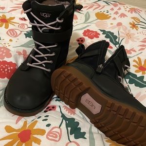 Ugg boots with pink laces